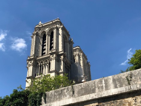 9B530101-E6D9-4450-8D25-2452BA279287